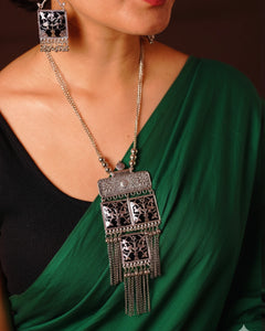 Sakhi Haar 3-Piece Set- 1 Necklace + 2 Earrings - Nisha