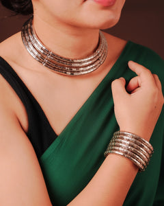 Sakhi Haar 3-Piece Set- 1 Necklace + 2 Earrings - Noor